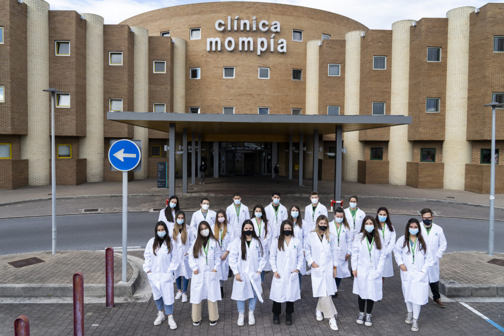 Alumnos de la Primera Promoción de Enfermería del curso 2020-2021