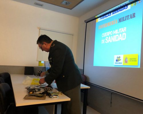 La Escuela Recibe La Visita De Los Servicios Sanitarios De Enfermería Del Ministerio De Defensa