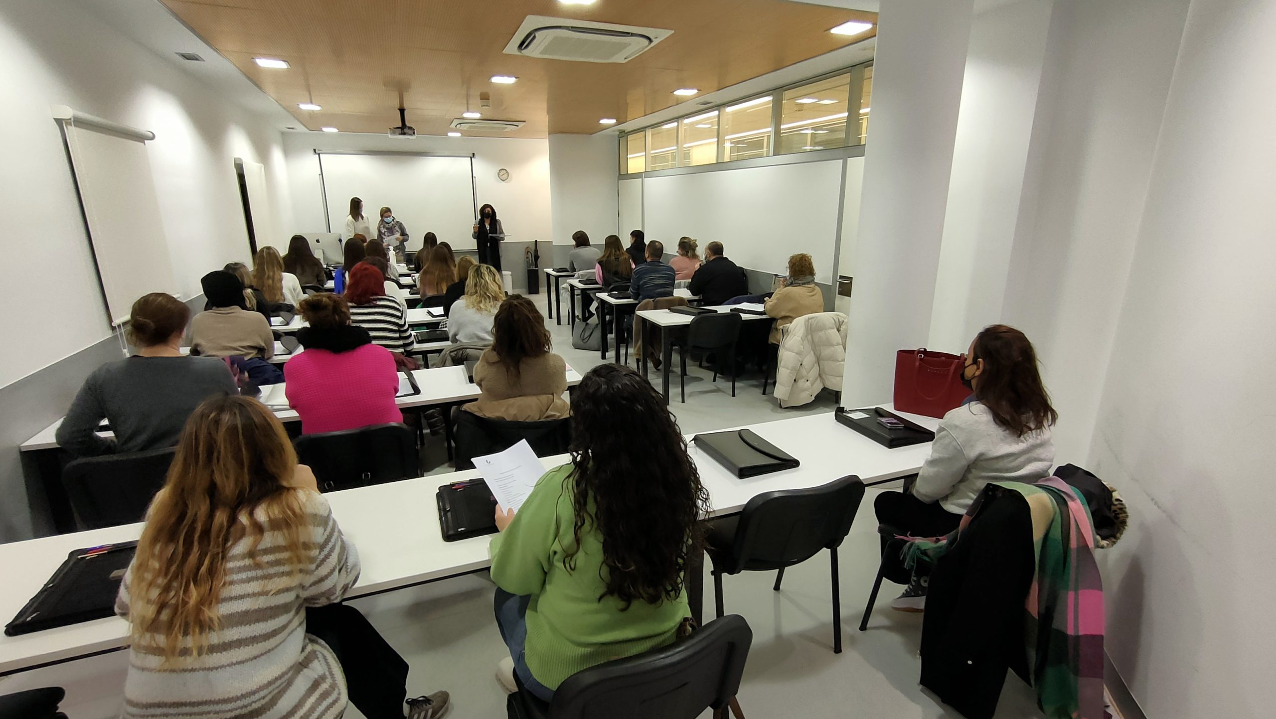 El Curso De Técnico De Quirófano Arranca Con Todas Las Plazas Ofertadas Cubiertas En Hospital Mompía